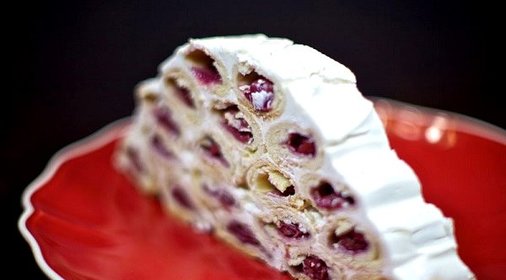 Торт Вишня в снегу