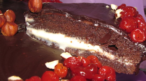 Шоколадный тортик с нежным белым центром