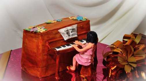 Торт Пианино для моей талантливой крестницы Кристины