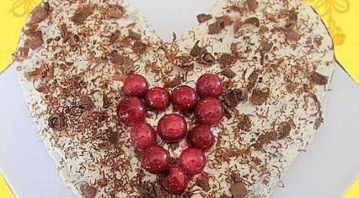 Шоколадно вишневый торт