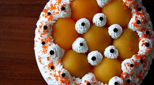 Торт с консервированными персиками