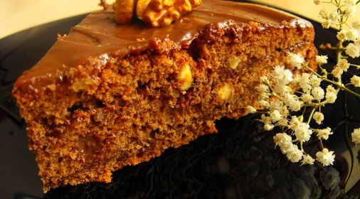 Шоколадно-ореховый торт с мягким кремом