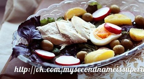 Торт с винным кремом и красной смородиной