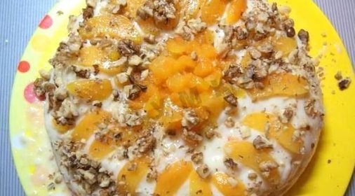 Торт с персиками