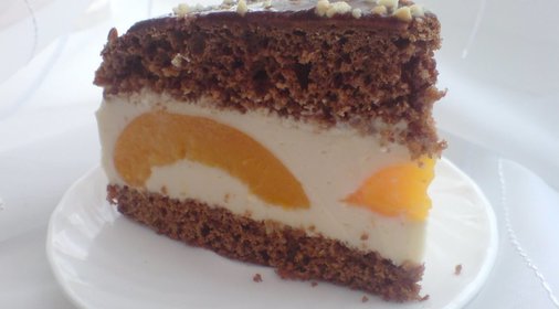 Торт Сливочные облака с персиками