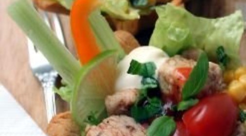 Абрикосовый торт с кэробовой стружкой