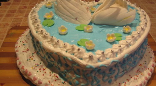 Торт Сердечко с лебедями