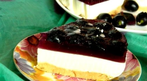 Торт с ягодами и желатином