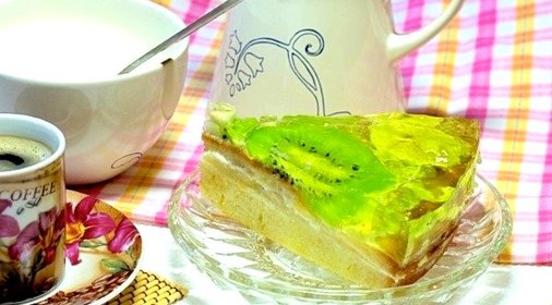 Торт с желе и фруктами