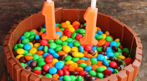 Торт M and Ms (по случаю)