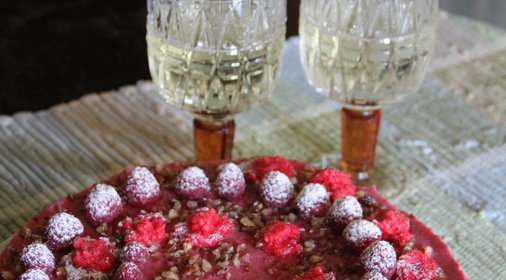 Торт Роман малины с фундуком