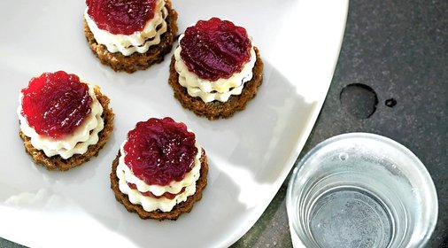 Торт из свеклы с козьим сыром