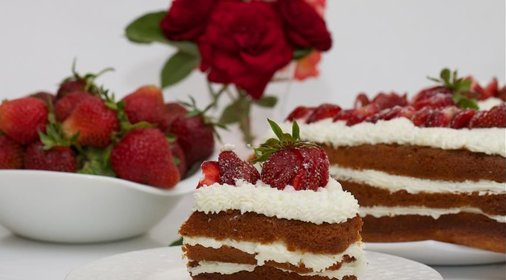 Торт Сезонная клубничка