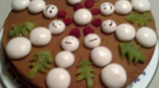 торт со снеговичками