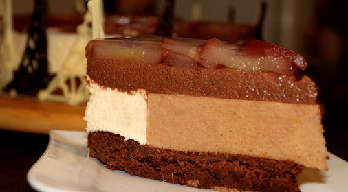 Торт двух шоколадов с грушевым брюле Взрыв эмоций