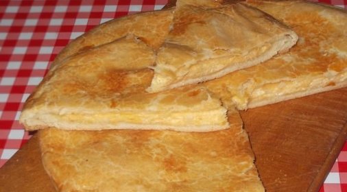 Торт с яблоками, сливой запеченный