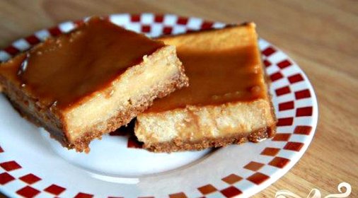 Пирожные с молочной карамелью и сливочным сыром