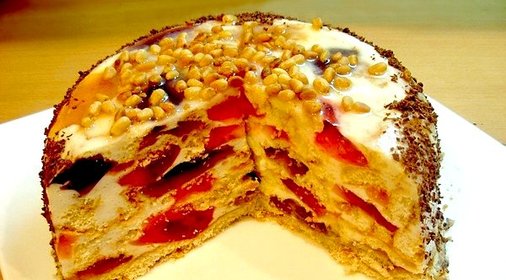 Торт с кусочками желе