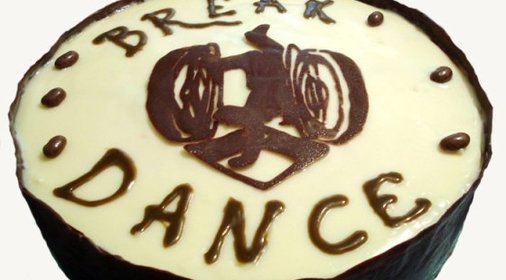 Торт с облепиховым кремом и экзотическими фруктами в желе