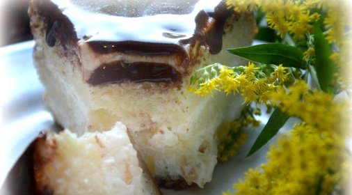 Торт с персиками под глазурью