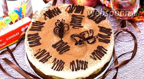 Торт с яблоками и сливочным муссом