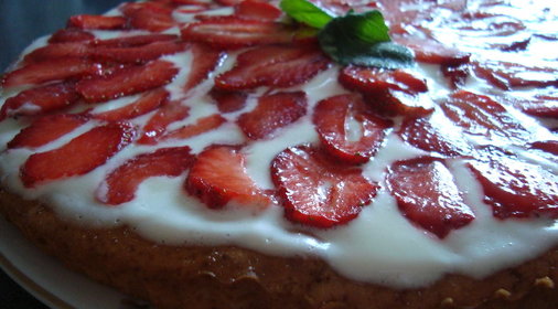 Торт с клубничкой