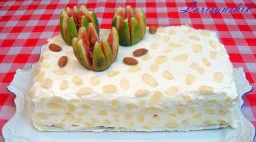 Пляцок Цветок Лотоса с миндалем и инжиром