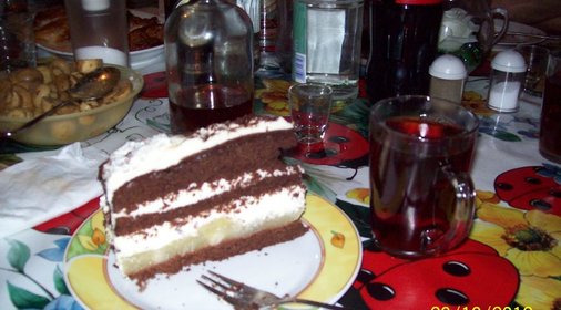Шоколано-яблочный торт с воздушным сливочным кремом