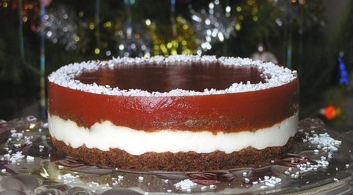 Шоколадный кокосово-томатный торт