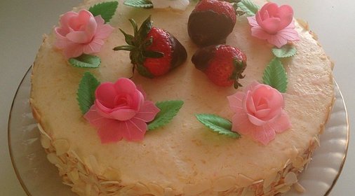 Бисквитный торт с творожно-фруктовым кремом