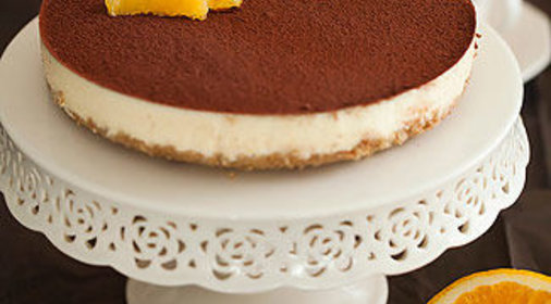 Непеченый торт из черного хлеба с апельсиново-творожным кремом