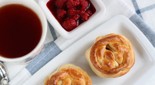 Булочки с яблочной начинкой