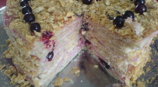 Розовый слоёный торт