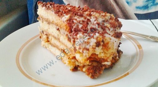 Торт с черносливом и орехами