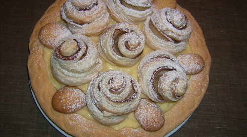 Песочный торт с яблочным кремом Розы
