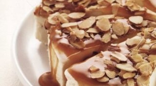 Торт-мороженое с миндалем