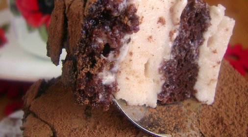 Торт «Клубника в трюфельном шоколаде»