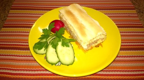 Слоеный торт с рыбой