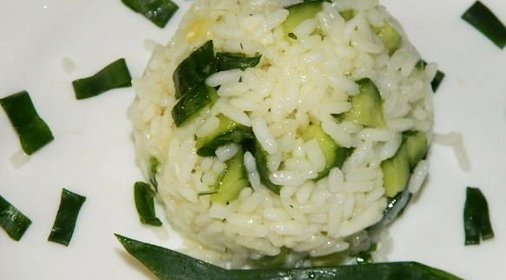 Торт белковый с вареньем