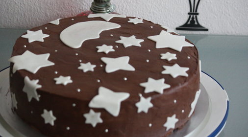 торт лунная, клубничная Соната