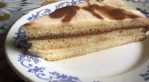 Ореховый слоеный торт