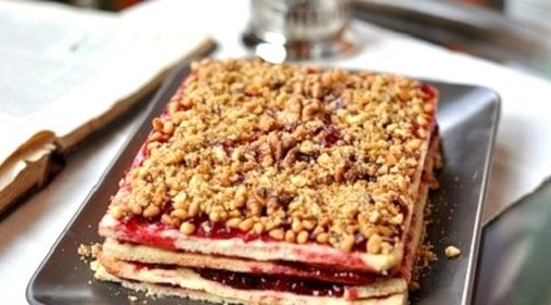 Песочный торт с вареньем