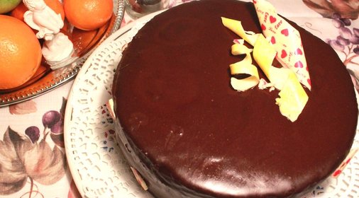 Торт «Малиново-вишневый трюфель»