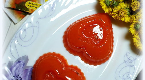 Торт Малиновый со сметанно-ореховым соусом