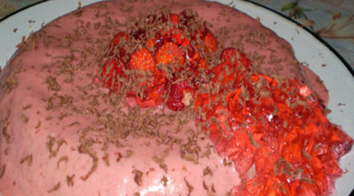 Торт Клубничный вулкан