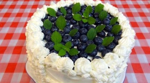 Торт бисквитный Голубика со сливками в мультиварке