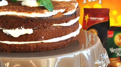 Шоколадный торт с творожным кремом