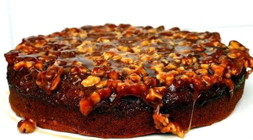 Перевернутый банановый пирог с ореховой карамелью