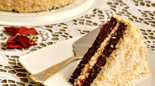 Шоколадный торт с миндальной глазурью и кокосом