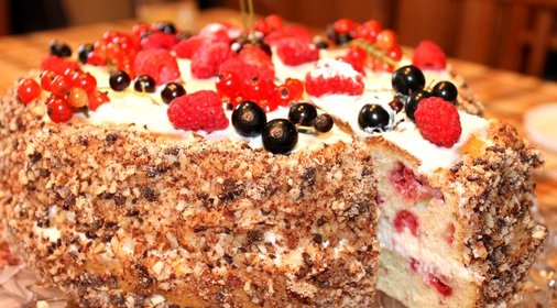 Малиновый торт в мультиварке